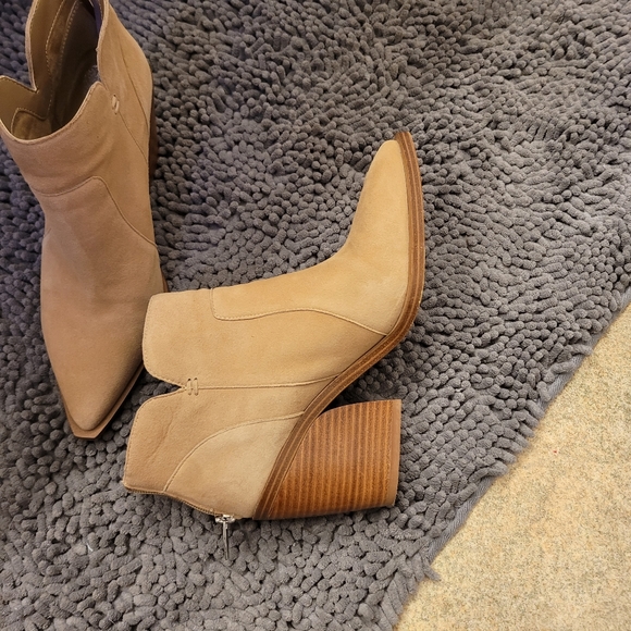 Vince camuto booties - Picture 2 of 9